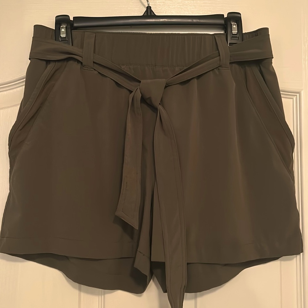 Eddie Bauer elastic waist shorts.